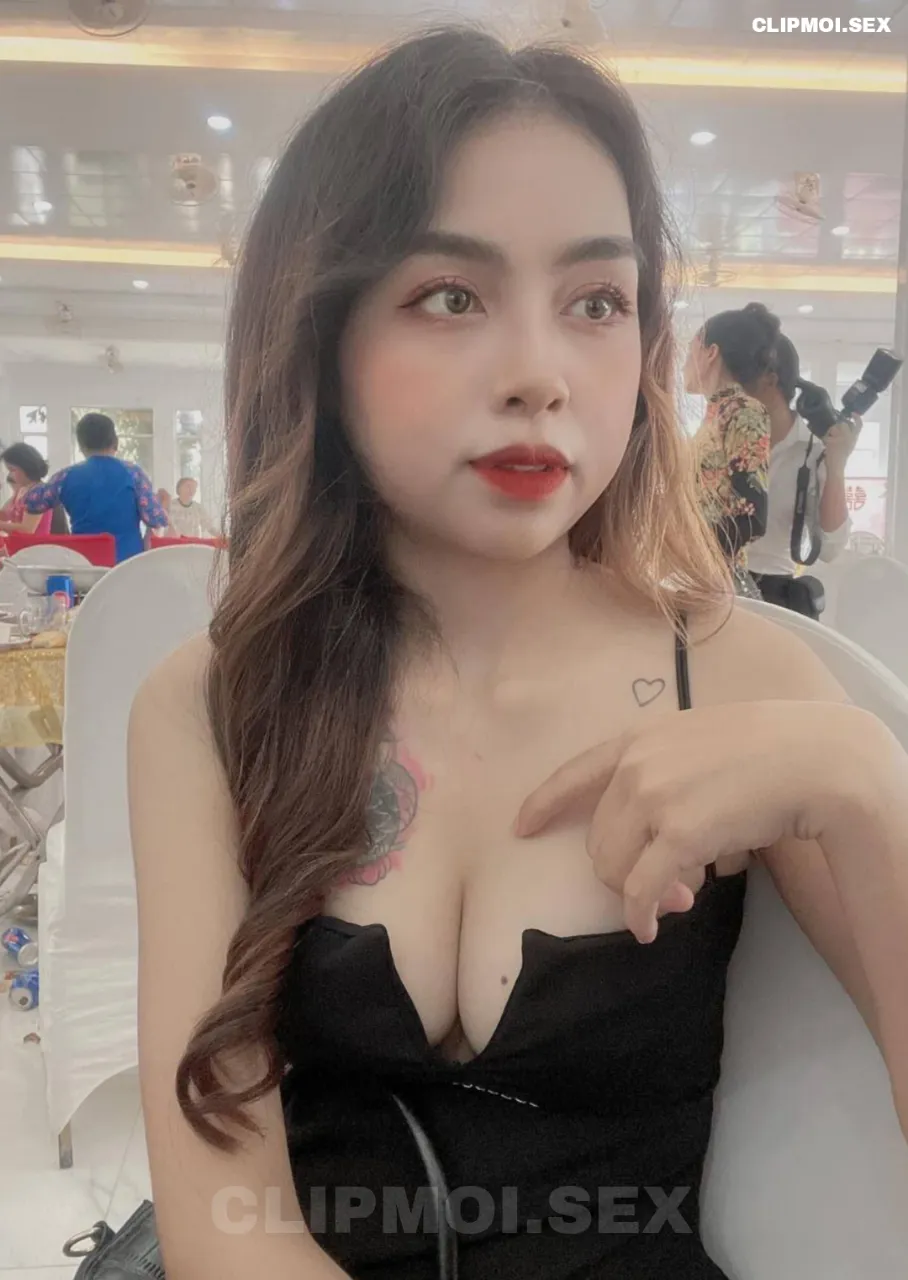 Đụ em Lê Na vú to
