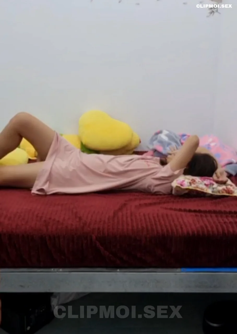 Loạn luân bố dượng và con riêng (Phần 2)
