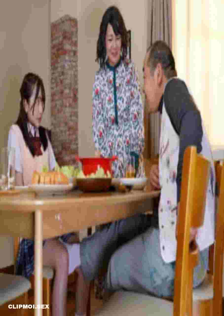 Con gái cho bố dượng đụ vì muốn giữ hạnh phúc cho mẹ