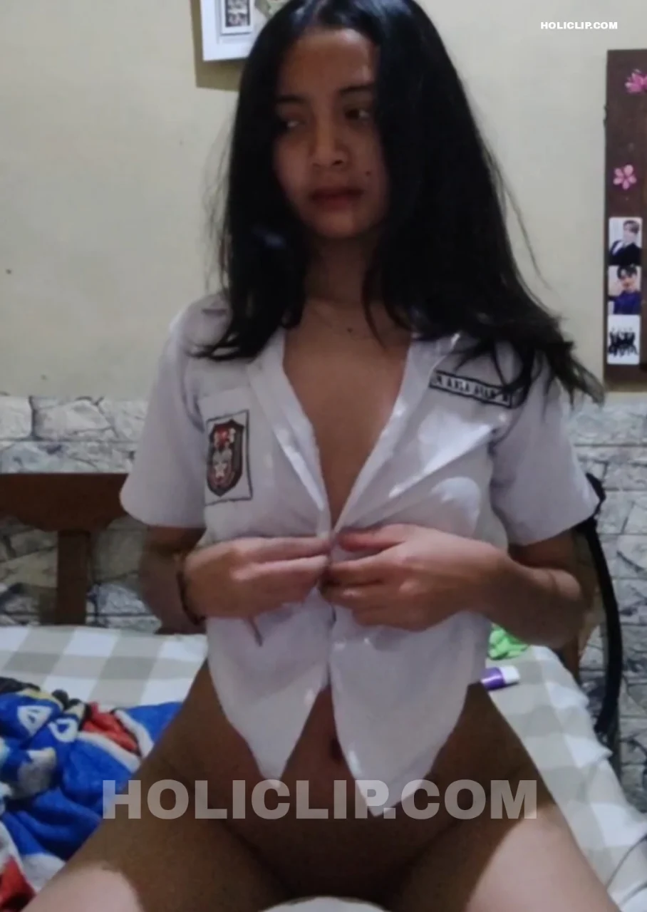 Mỗi khi ba mẹ vắng nhà